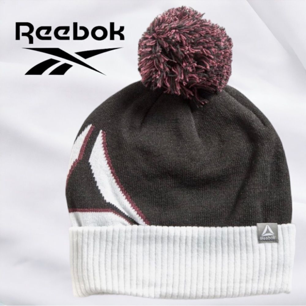 REEBOK Women's Logo Intarsia Pom Beanie Hat NEW
